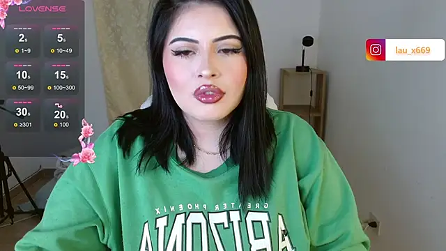 Snapshot of isabella1616 chatting on September 28, 4:07 am isabella1616 online show from September 28, 4:07 am