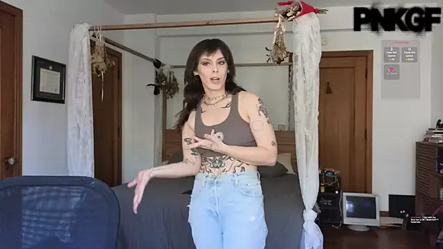 Snapshot of bunnierotten chatting on January 21, 8:00 pm bunnierotten online show from January 21, 8:00 pm