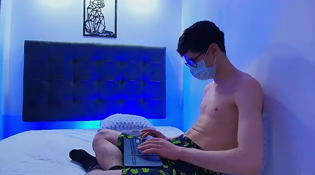 Snapshot of wolfandsky chatting on January 31, 11:46 am wolfandsky online show from January 31, 11:46 am