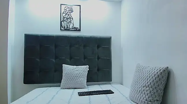 Snapshot of wolfandsky chatting on February 7, 1:11 pm wolfandsky online show from February 7, 1:11 pm