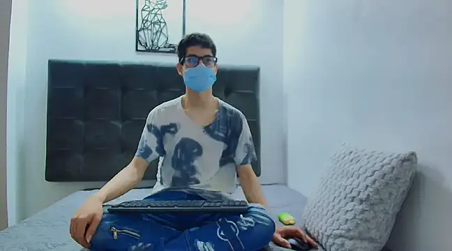 Snapshot of wolfandsky chatting on February 11, 11:21 am wolfandsky online show from February 11, 11:21 am