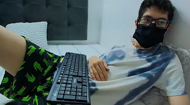 Snapshot of wolfandsky chatting on February 17, 11:13 am wolfandsky online show from February 17, 11:13 am