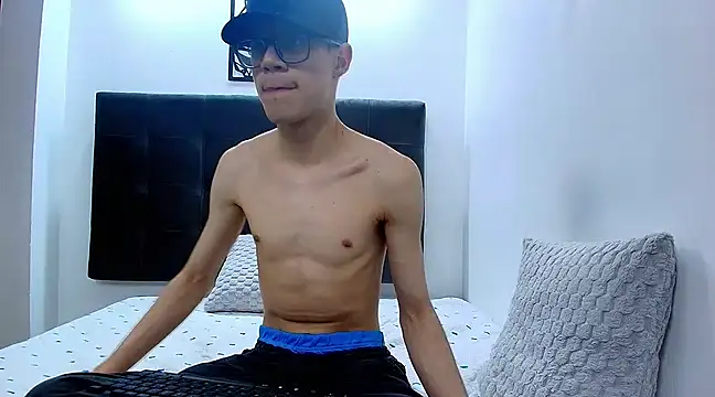 Snapshot of wolfandsky chatting on March 18, 5:53 pm wolfandsky online show from March 18, 5:53 pm