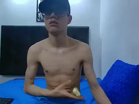 Snapshot of wolfandsky chatting on March 20, 8:51 pm wolfandsky online show from March 20, 8:51 pm