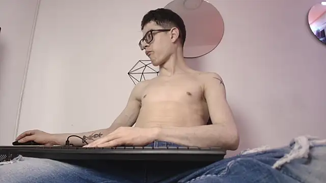 Snapshot of wolfandsky chatting on September 14, 11:42 am wolfandsky online show from September 14, 11:42 am