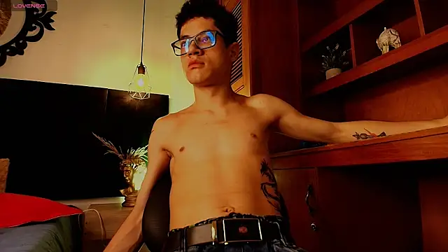 Snapshot of wolfandsky chatting on October 6, 11:51 am wolfandsky online show from October 6, 11:51 am