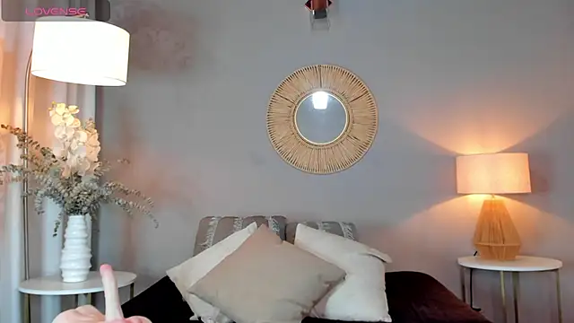 Snapshot of viviannehill_hot chatting on February 10, 11:23 pm viviannehill hot online show from February 10, 11:23 pm