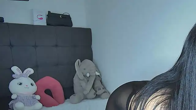 Snapshot of AmandaBrooks_18 chatting on February 16, 4:32 pm AmandaBrooks 18 online show from February 16, 4:32 pm
