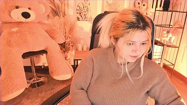 DiaAngell online show from January 10, 7:26 pm