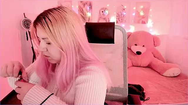 DiaAngell online show from January 31, 7:23 pm