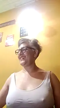 ilonna2025 online show from January 28, 3:15 am