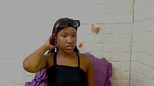 EroticSexyPrada online show from March 16, 4:18 am