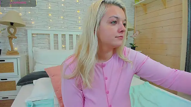 Misty  Fox online show from March 15, 3:07 am