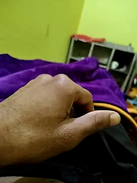 08uhj online show from February 4, 6:03 pm