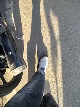 08uhj online show from April 2, 11:41 am