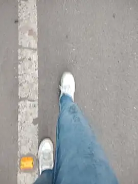 08uhj online show from April 16, 12:39 pm