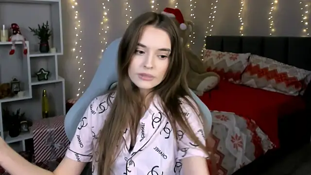 Snapshot of RayWillliams chatting on January 13, 6:35 pm RayWillliams online show from January 13, 6:35 pm