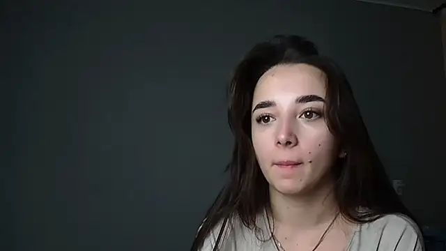 Snapshot of Eva_Gloryy chatting on December 15, 5:39 pm Eva Gloryy online show from December 15, 5:39 pm