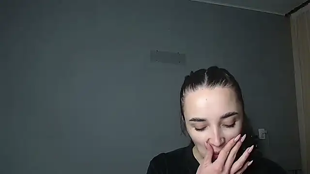 Snapshot of Eva_Gloryy chatting on January 10, 12:12 am Eva Gloryy online show from January 10, 12:12 am