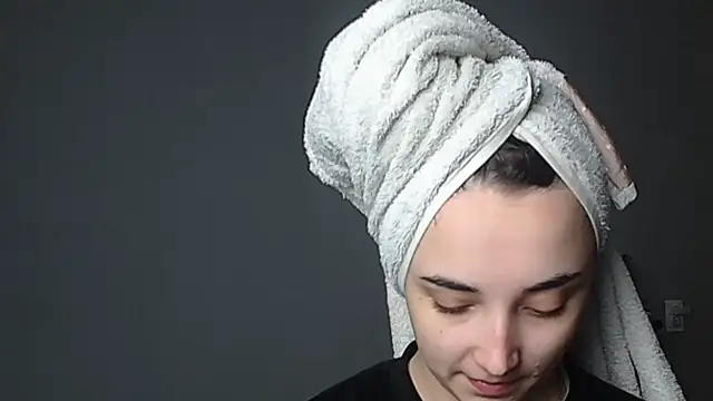 Snapshot of Eva_Gloryy chatting on January 11, 6:46 pm Eva Gloryy online show from January 11, 6:46 pm