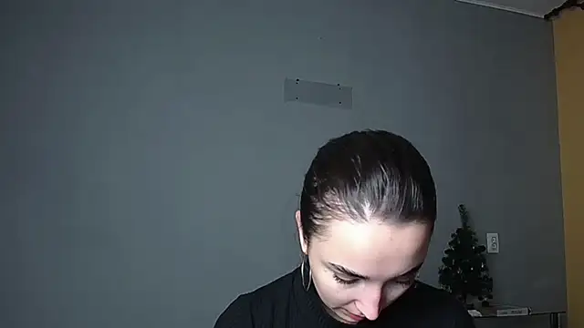 Snapshot of Eva_Gloryy chatting on January 13, 4:01 pm Eva Gloryy online show from January 13, 4:01 pm