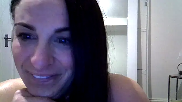 Snapshot of Bonnie_Lovex chatting on February 14, 6:08 pm Bonnie Lovex online show from February 14, 6:08 pm