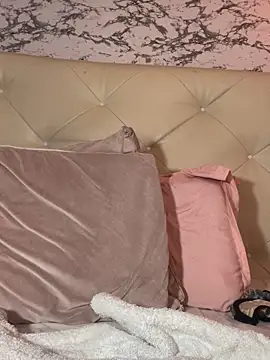 Lili  taylor online show from April 5, 7:27 am