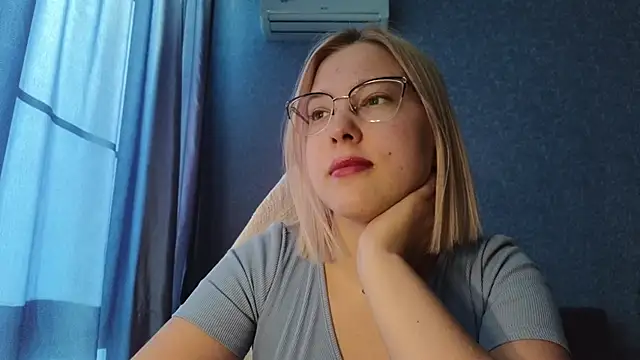 HotBrandyX online show from October 18, 3:09 am