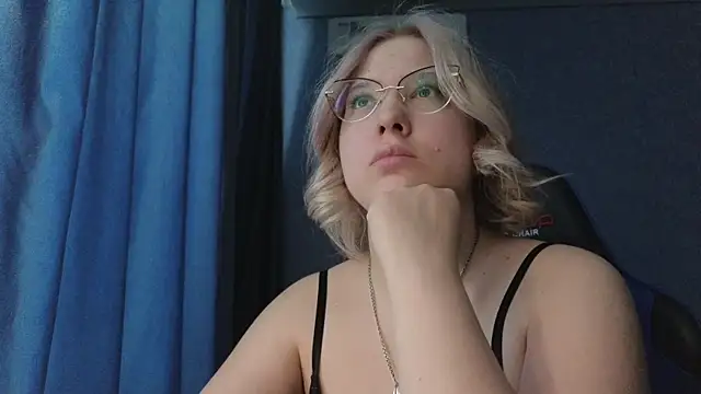 HotBrandyX online show from April 13, 3:34 am