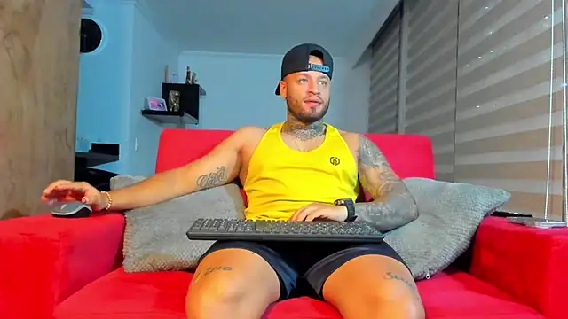 Snapshot of dereckgreen chatting on November 21, 2:32 am dereckgreen online show from November 21, 2:32 am