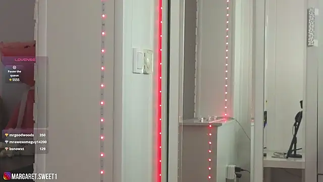 Snapshot of MargaretSweet1 chatting on February 7, 12:31 am MargaretSweet1 online show from February 7, 12:31 am