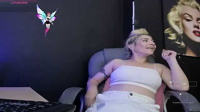 viktoria davis  online show from November 10, 10:53 pm