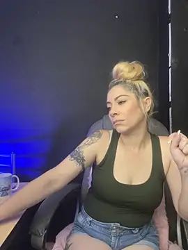 viktoria davis  online show from November 22, 10:42 pm