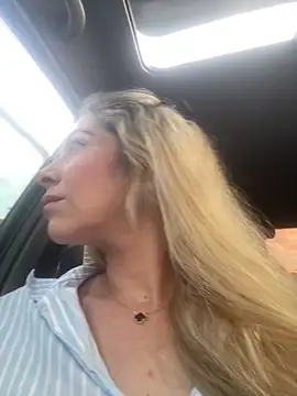 viktoria davis  online show from February 9, 10:36 pm