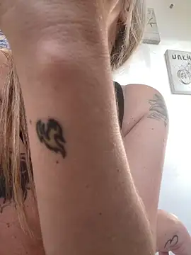 viktoria davis  online show from February 21, 10:11 pm