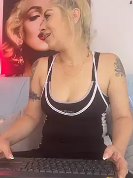 Snapshot of viktoria_davis_ chatting on June 11, 2:53 am viktoria davis online show from June 11, 2:53 am