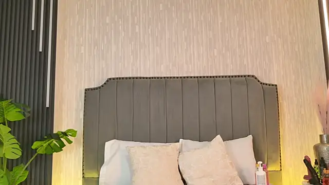 Snapshot of Pocahontas_BGB chatting on December 13, 8:36 pm Pocahontas BGB online show from December 13, 8:36 pm