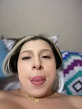 Snapshot of _Amber_Brown chatting on July 5, 8:43 am Amber Brown online show from July 5, 8:43 am
