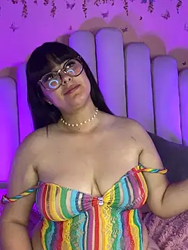 emmagh  online show from February 10, 1:24 am