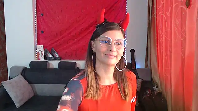 sachaclinford online show from October 14, 8:31 pm