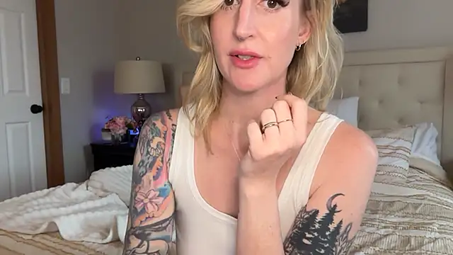 Snapshot of Officiallyonlytams chatting on November 24, 5:12 pm Officiallyonlytams online show from November 24, 5:12 pm