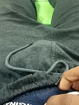 Snapshot of Siddharth_love8 chatting on January 20, 4:32 am Siddharth love8 online show from January 20, 4:32 am