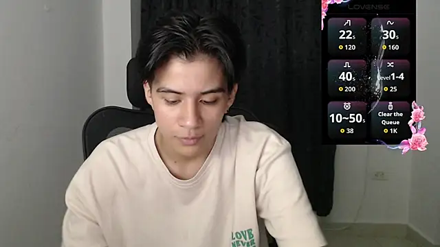 Snapshot of Dha_lia0 chatting on December 22, 2:52 am Dha lia0 online show from December 22, 2:52 am