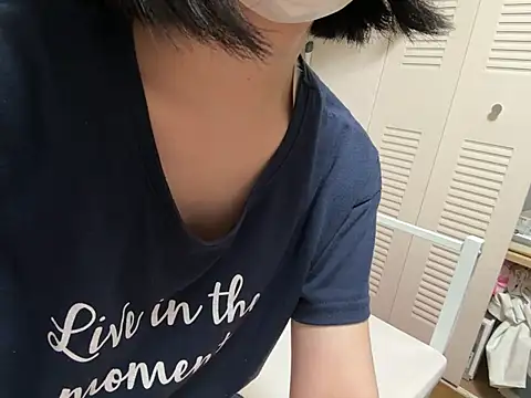 Snapshot of riri_riri_jp chatting on June 15, 11:12 am riri riri jp online show from June 15, 11:12 am