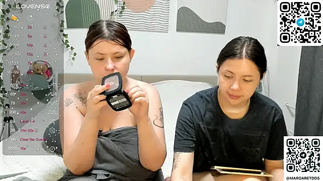 sophie mooreee online show from July 13, 4:43 pm