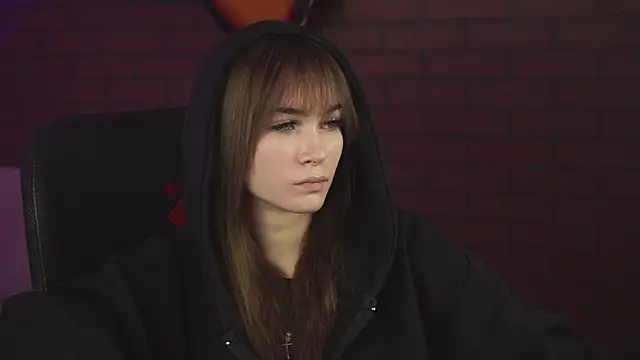 DakotaaJohnnson online show from February 5, 9:15 am