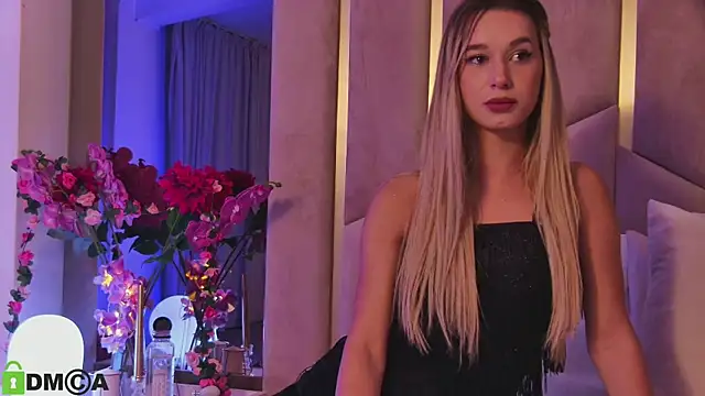 MaeveDream online show from October 10, 6:29 pm