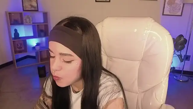 Snapshot of Nicole_Foxx_ chatting on November 25, 7:47 pm Nicole Foxx online show from November 25, 7:47 pm