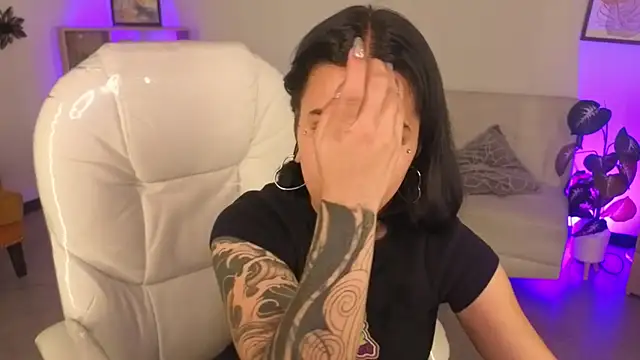 Snapshot of Nicole_Foxx_ chatting on November 30, 3:27 pm Nicole Foxx online show from November 30, 3:27 pm