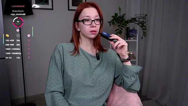 HildaFerrett online show from October 12, 1:04 am